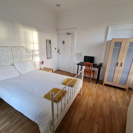 Edinburgh Travel Guest House Bagian luar foto