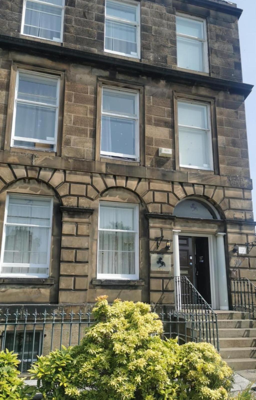 Edinburgh Travel Guest House Bagian luar foto