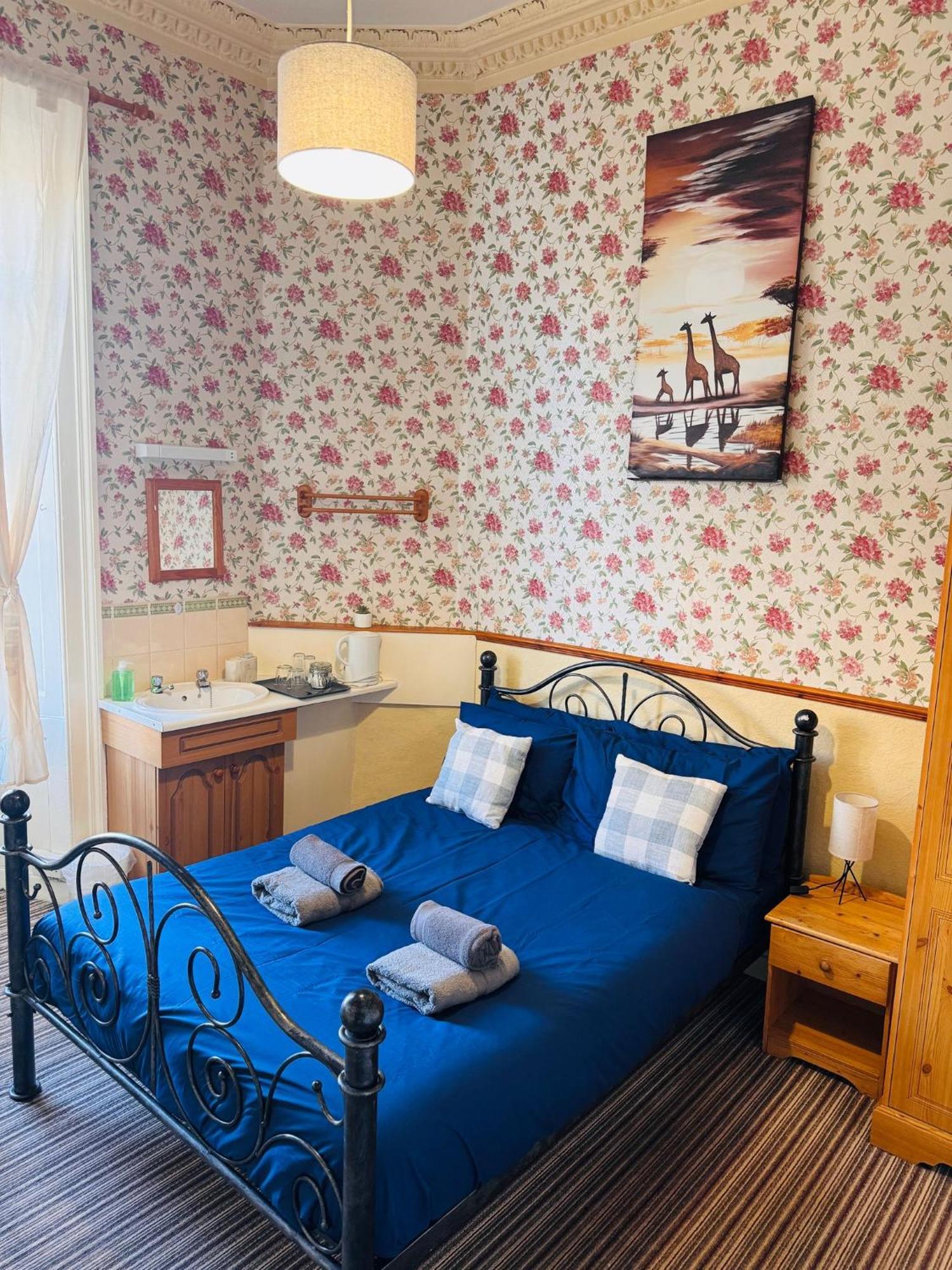Edinburgh Travel Guest House Bagian luar foto