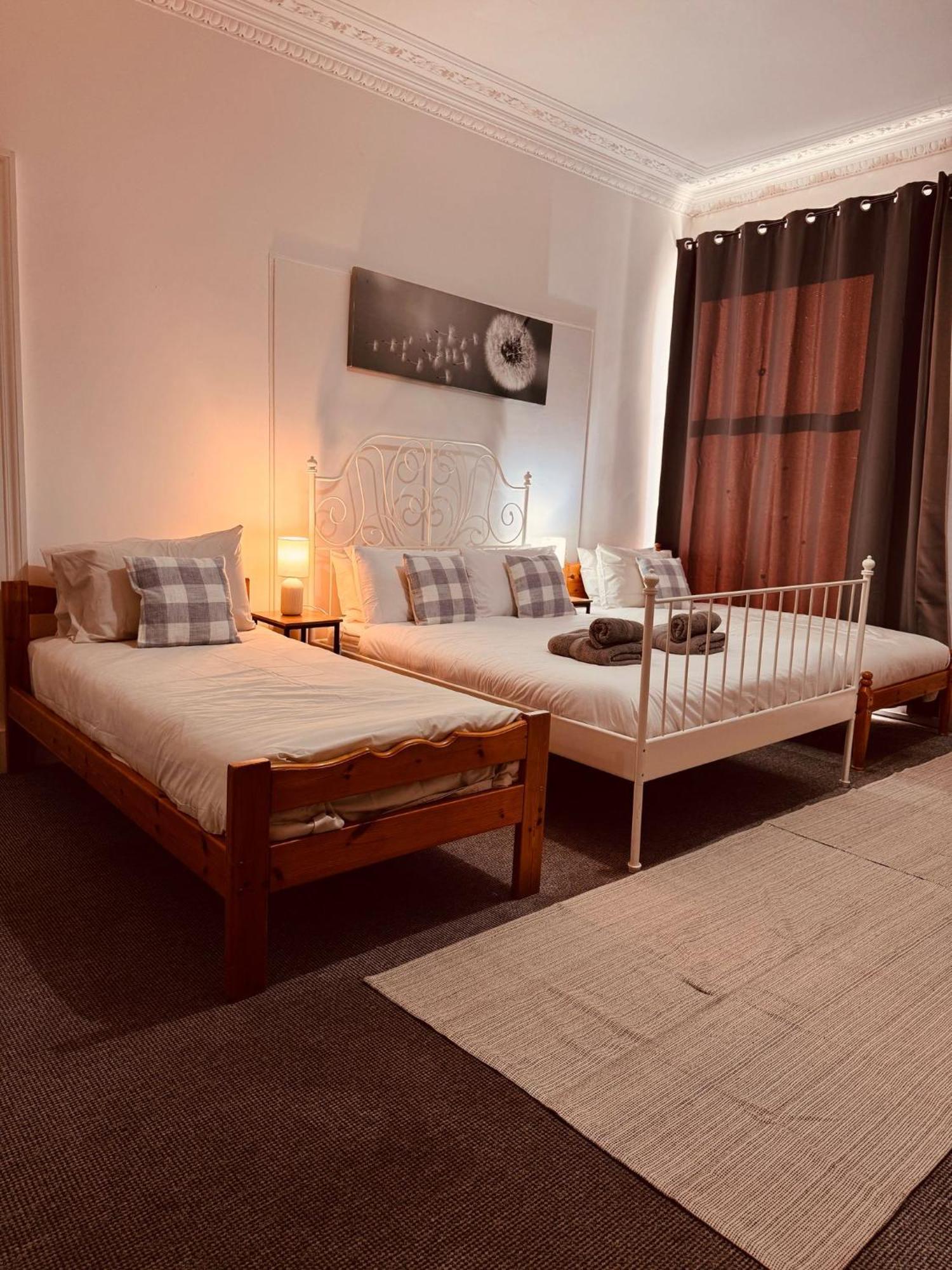 Edinburgh Travel Guest House Bagian luar foto