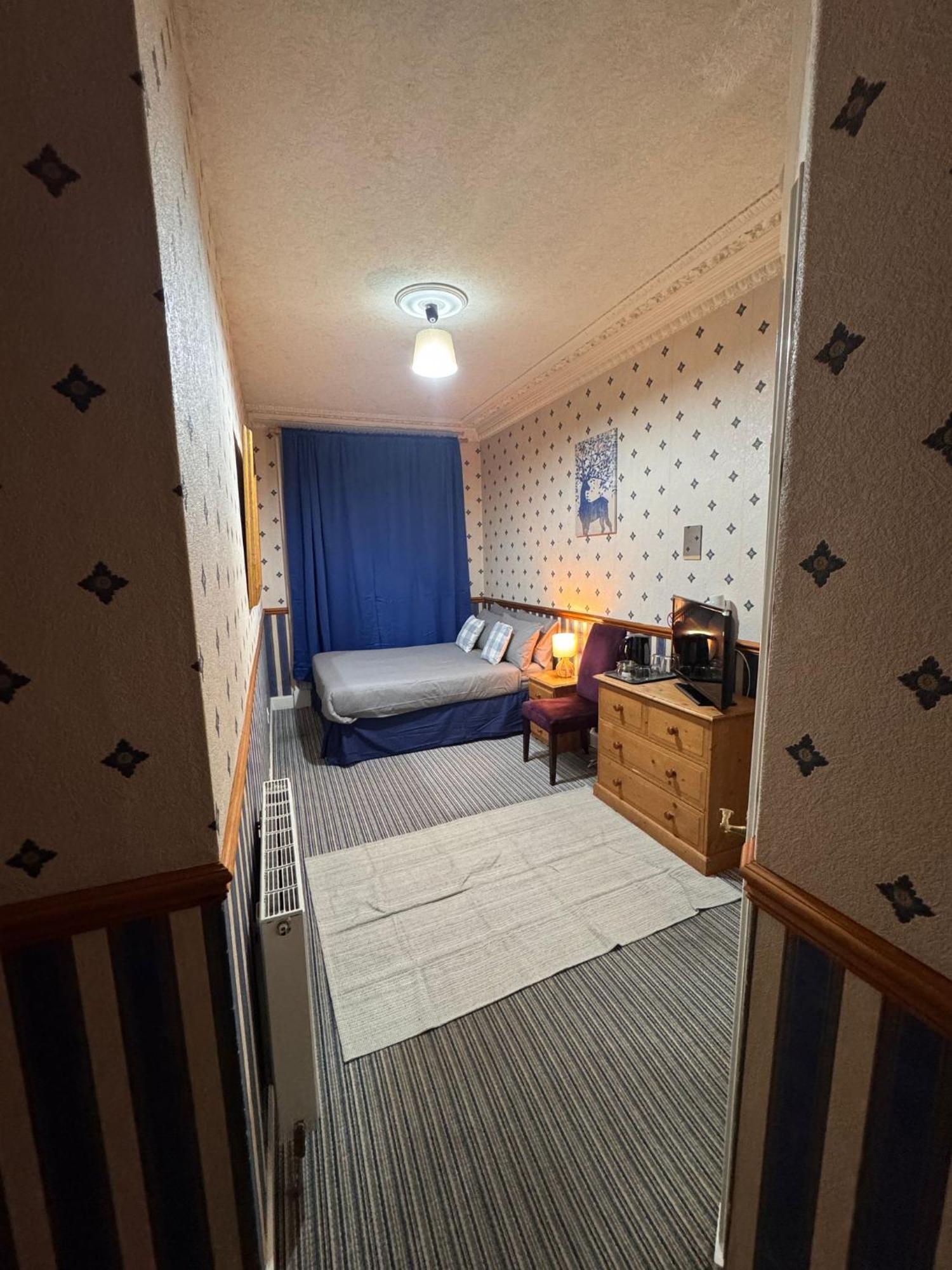 Edinburgh Travel Guest House Bagian luar foto