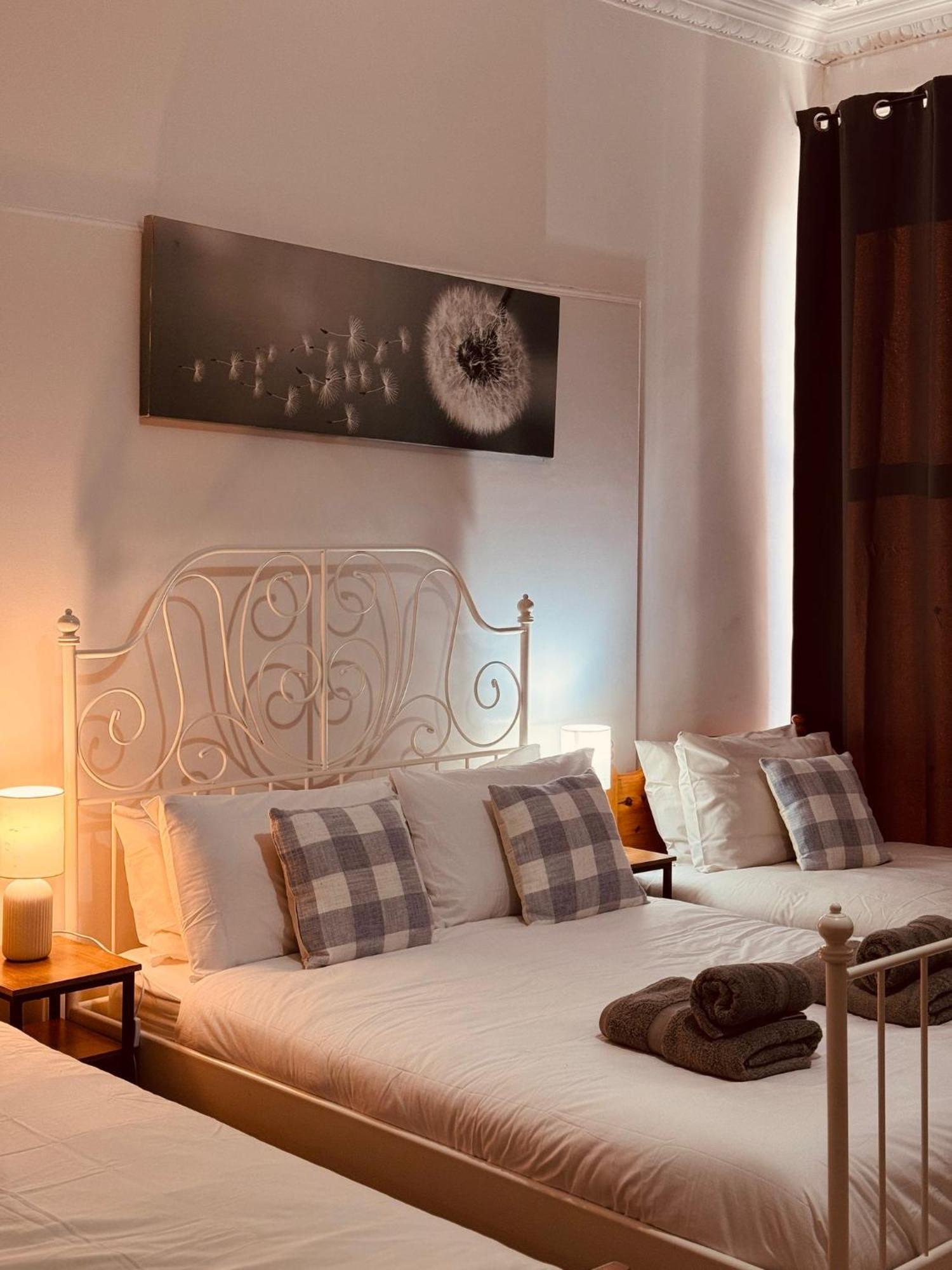 Edinburgh Travel Guest House Bagian luar foto