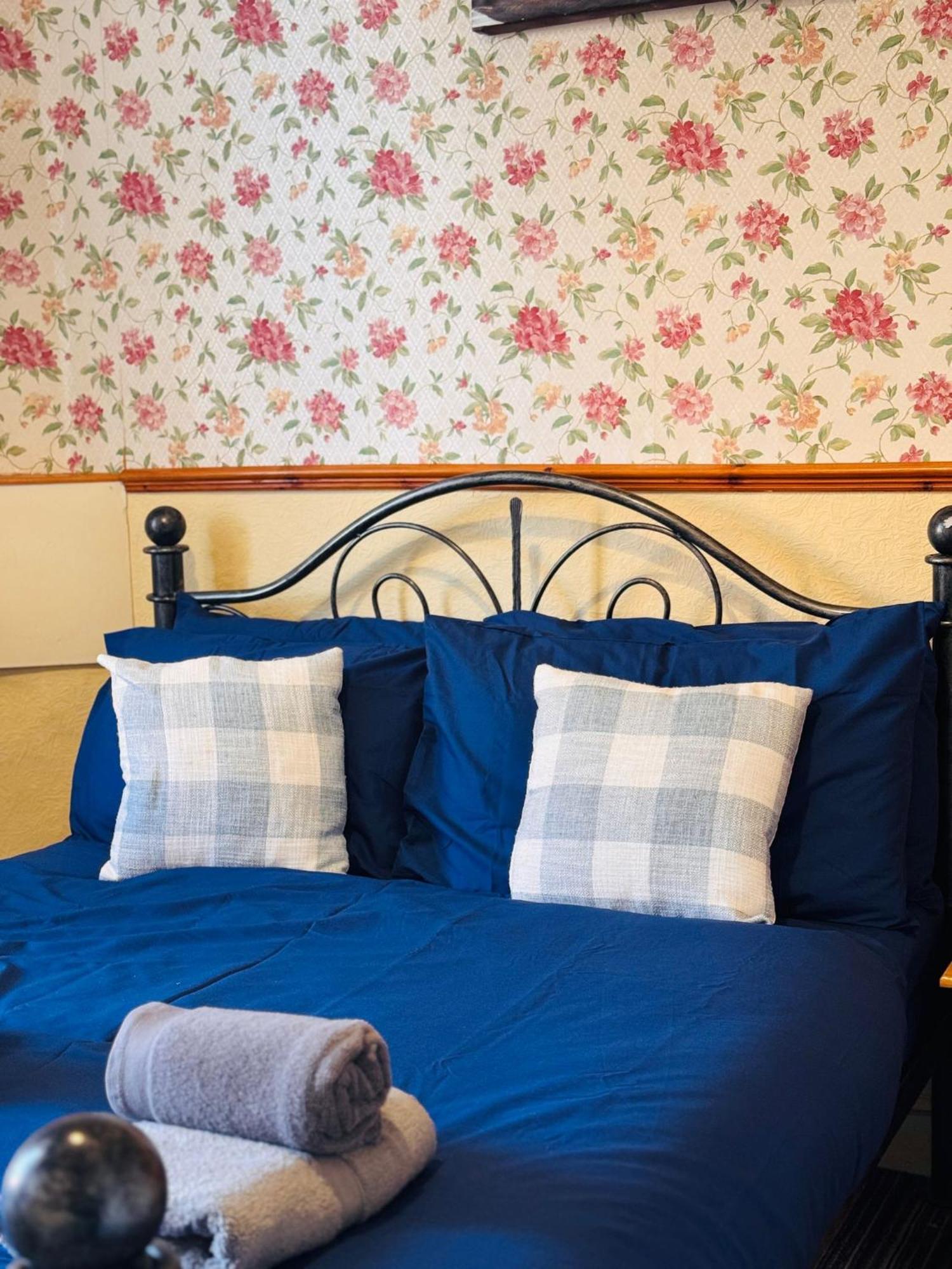 Edinburgh Travel Guest House Bagian luar foto