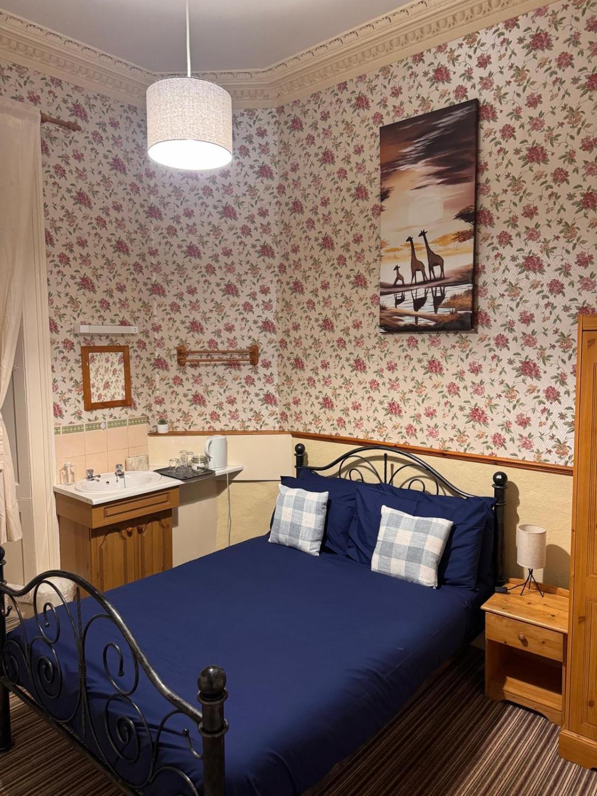 Edinburgh Travel Guest House Bagian luar foto