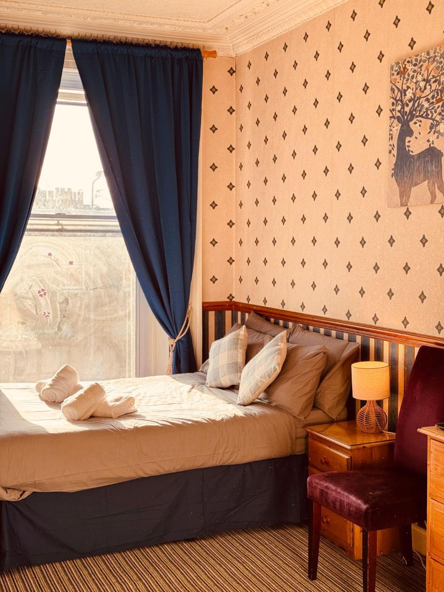 Edinburgh Travel Guest House Bagian luar foto