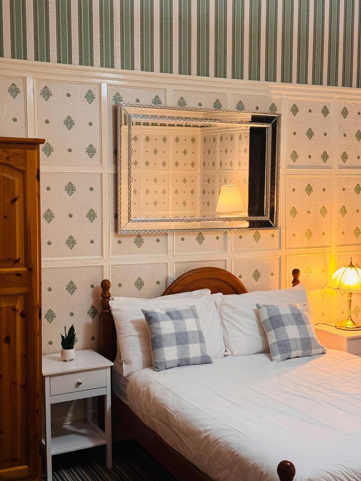 Edinburgh Travel Guest House Bagian luar foto