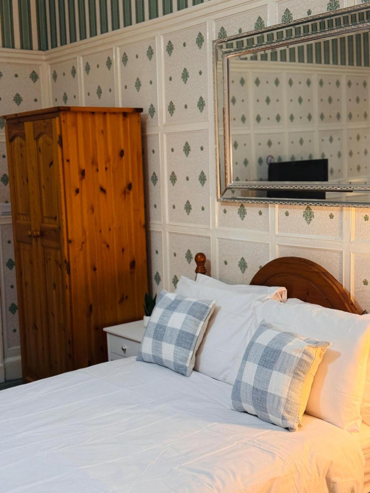 Edinburgh Travel Guest House Bagian luar foto
