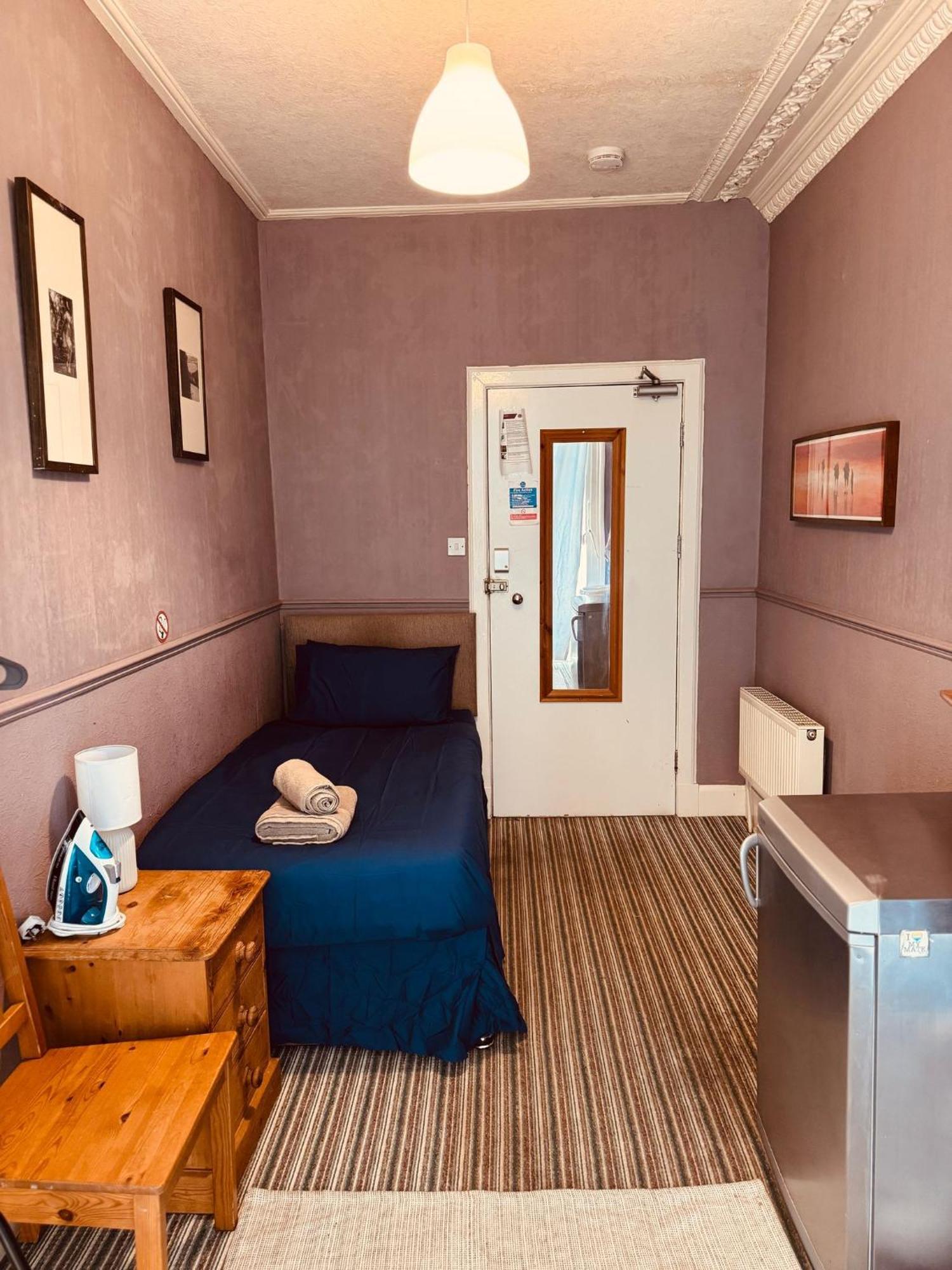 Edinburgh Travel Guest House Bagian luar foto