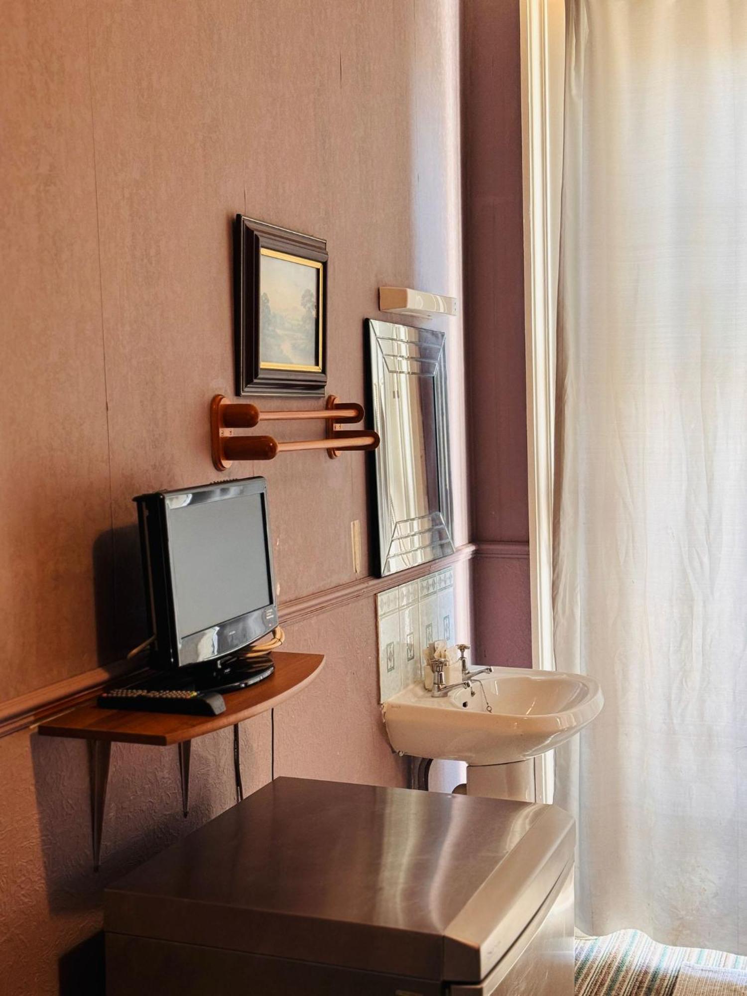 Edinburgh Travel Guest House Bagian luar foto