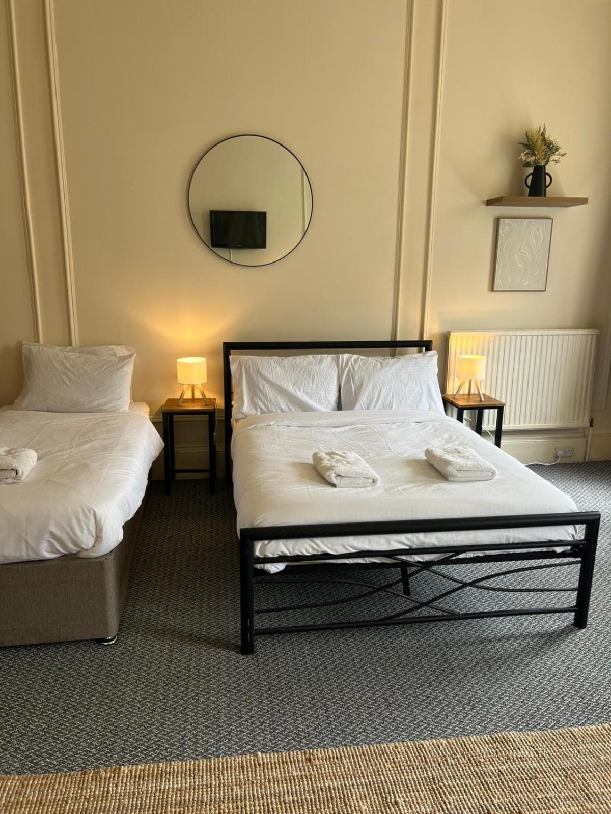 Edinburgh Travel Guest House Bagian luar foto
