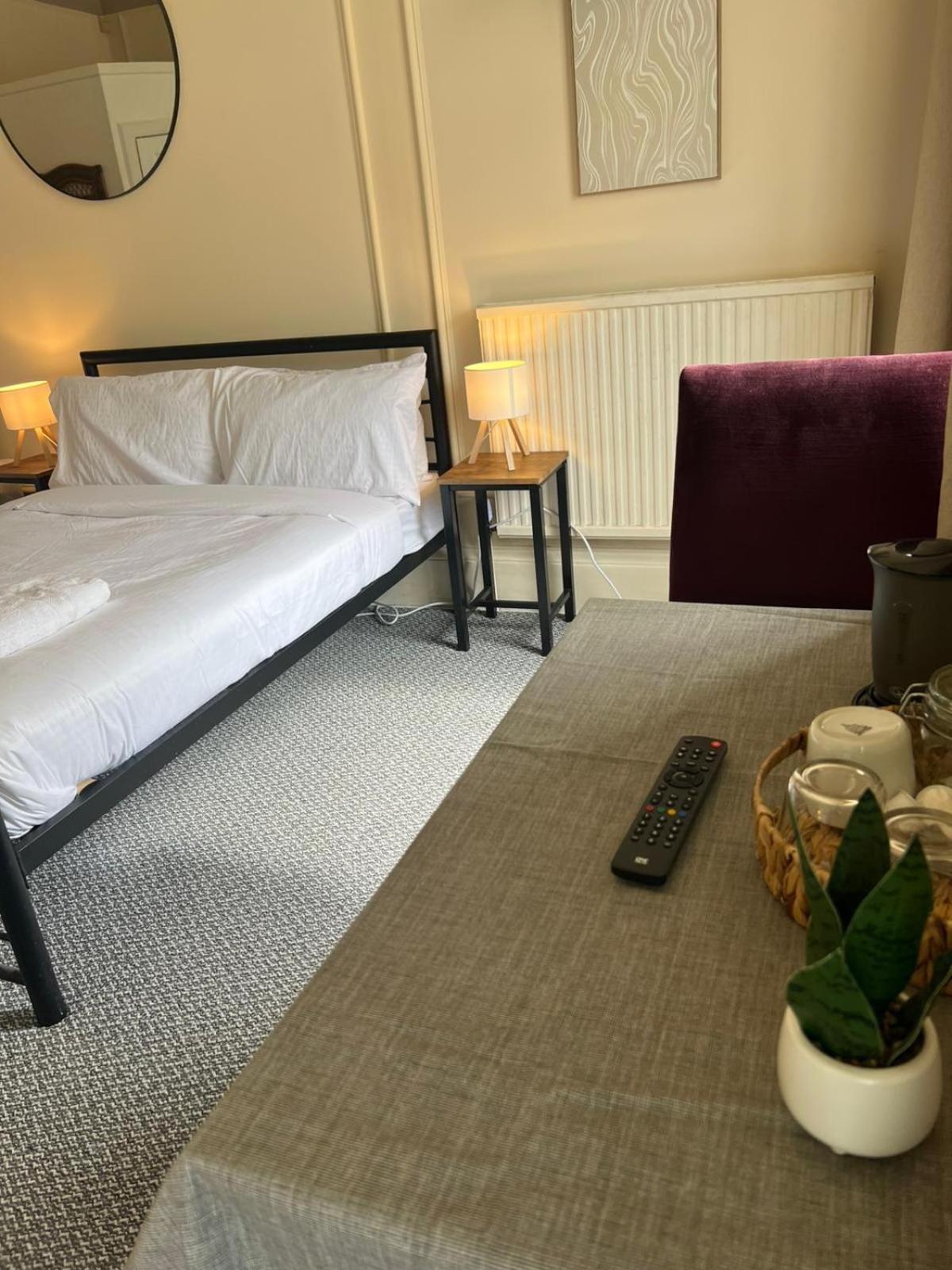 Edinburgh Travel Guest House Bagian luar foto
